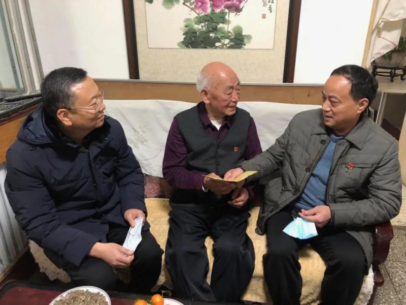 弘義集團開展春節前走訪慰問生活困難黨員、老黨員、老干部活動